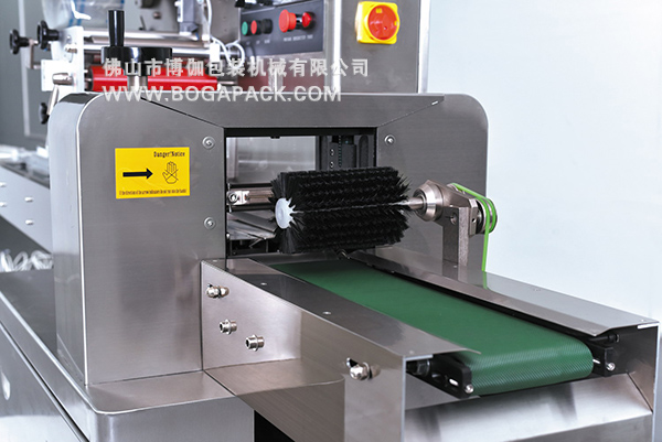 304全不绣钢上走膜带出料毛刷 304全不绣钢上走膜带出料毛刷